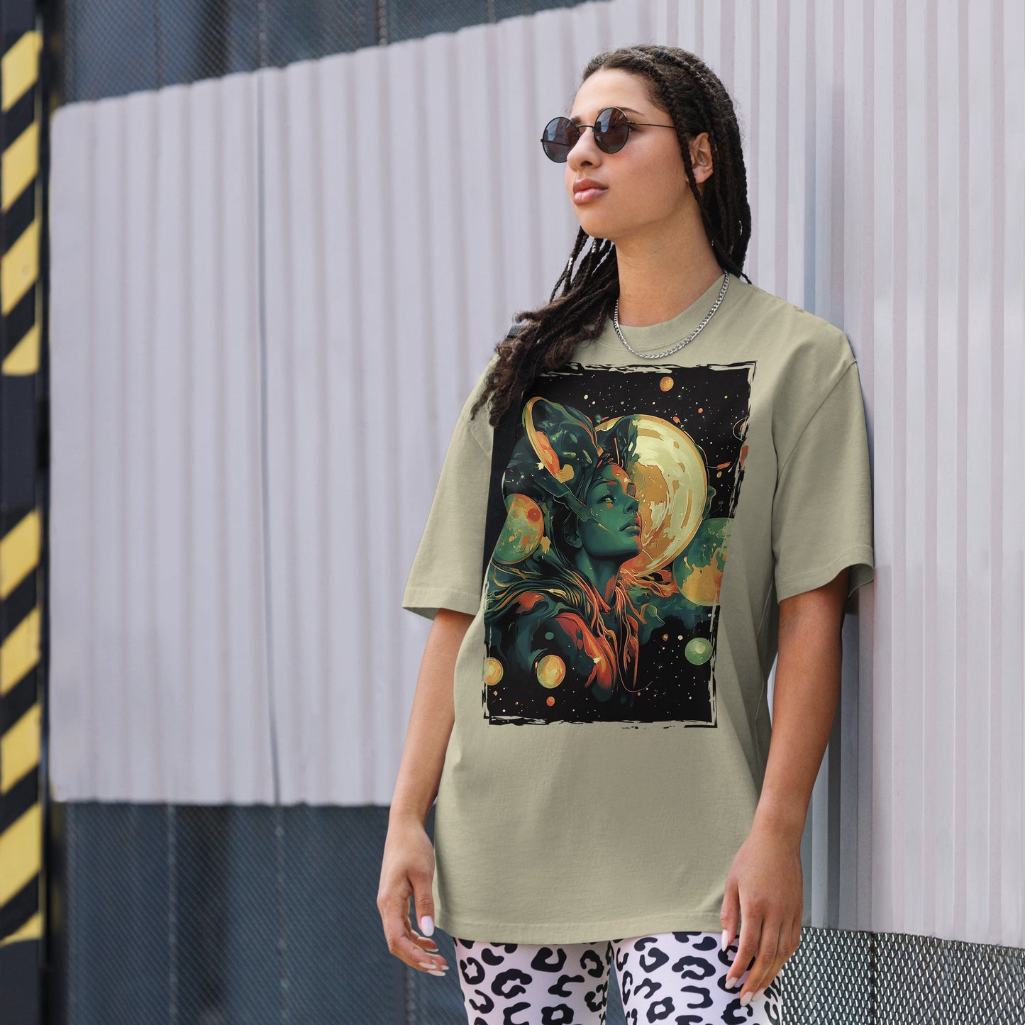 Stellar Queen - Oversized t-shirt - Art Xtyle